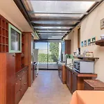 Binnella Farm stay *
